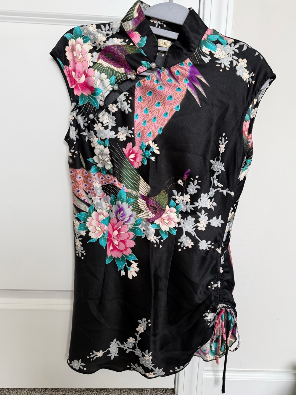 Floral Peacock Satin Mandarin Collar Top in Black 100% silk size S